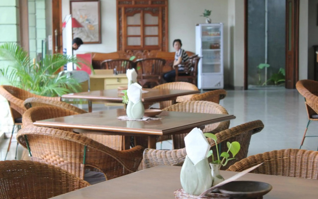 Hotel Winotosastro Garden