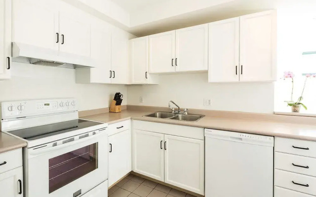 Penthouse 2BR in Yaletown by Sonder
