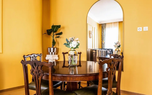 Unique Flat w Balcony 5 min to Istiklal Street