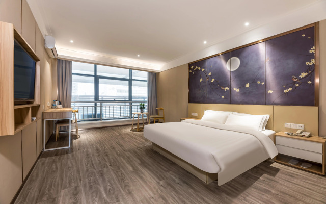 Elan Hotel Taicang Wuyang Square