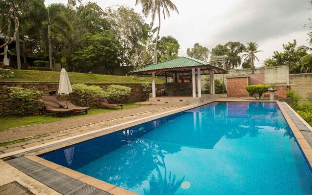 Yoho Airport Green Olive Villa