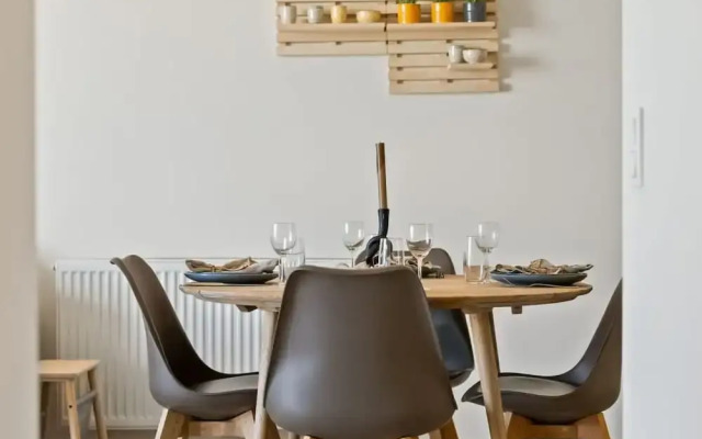 Apartment With Natural Swimming Pool