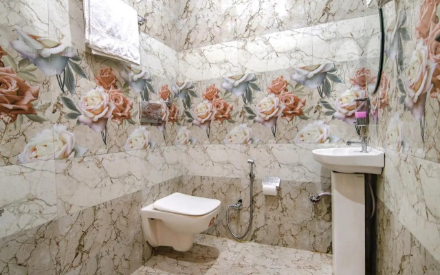 Fabhotel Meridian Inn