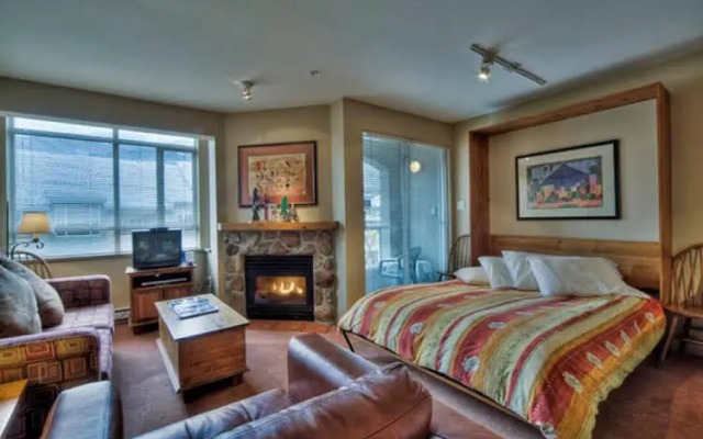 Town Plaza Suites - 2 Bedroom