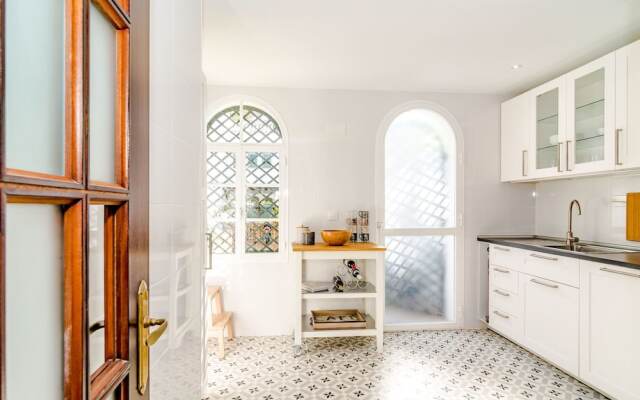 SE-Spacious townhouse in Nueva Andalucia Roomservice