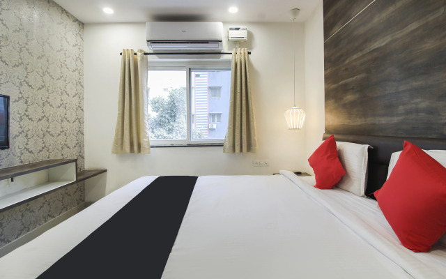 Apple Tree Inn by OYO Rooms