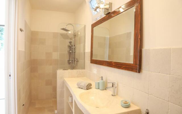 TD Villa Ricchiari Traditional Villa With Designer Pool