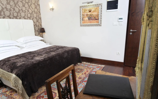 Vela Vrata Hotel