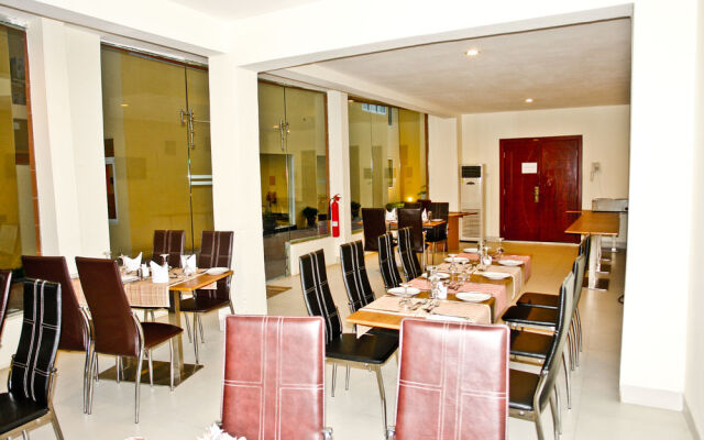 Birdrock Hotel Anomabo