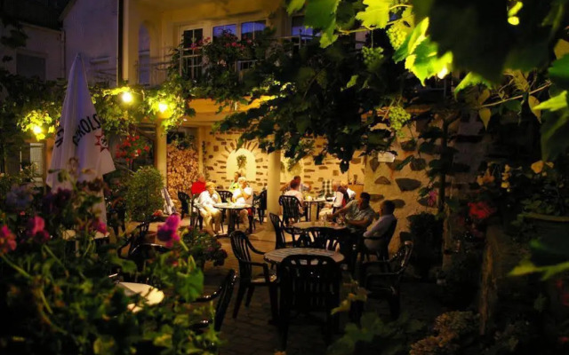 Winzerhotel - Restaurant zum Moselstrand