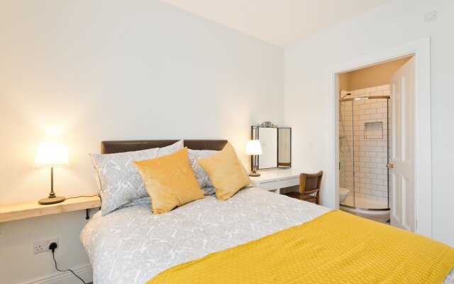 Sweet Inn - Gorgeous Howth I
