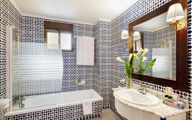 H10 Corregidor Boutique Hotel
