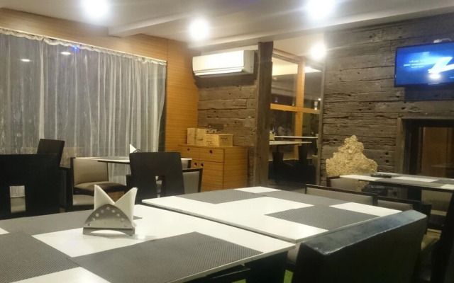 Hotel Illam
