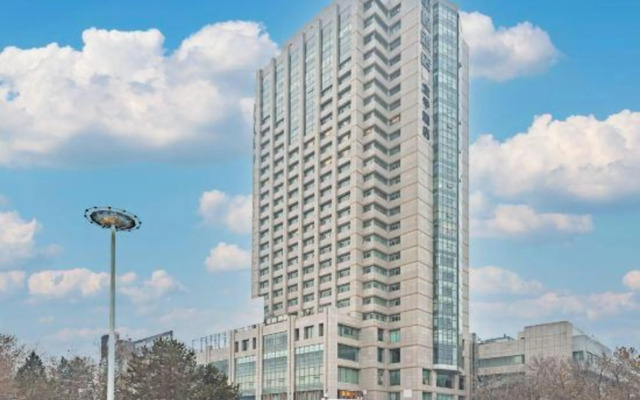 Starway Hotel (Changji Dongfang Plaza)