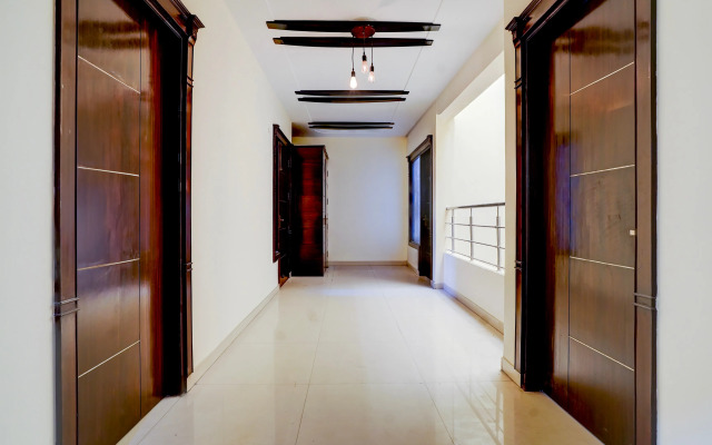 Collection O Sector 70 Noida