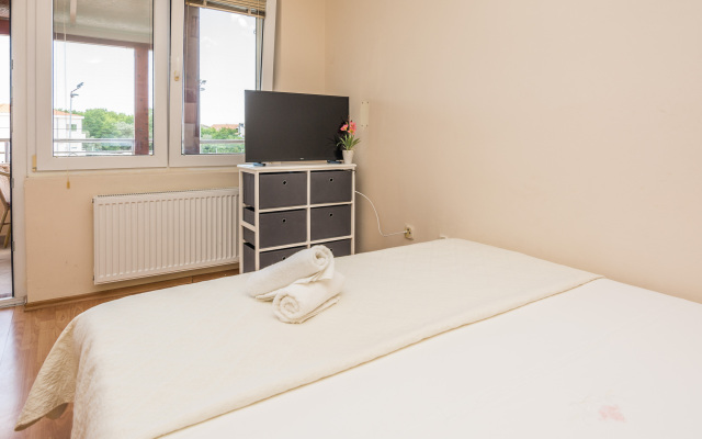 Beachfront Apartment Mira 3