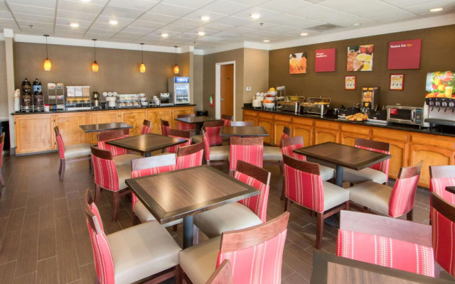 Comfort Suites Visalia Convention Center
