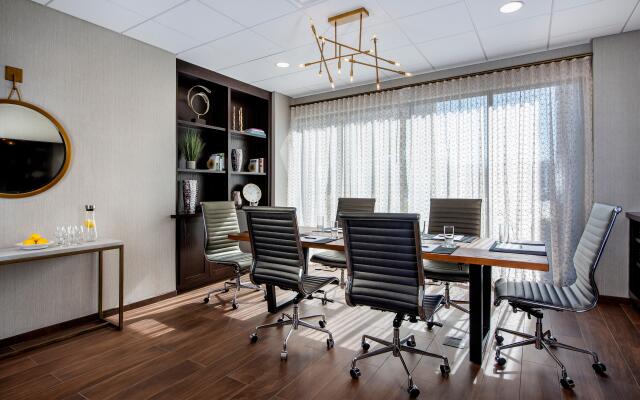 Crowne Plaza Providence-Warwick Airport by IHG