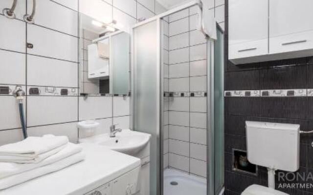 One-Bedroom Apartment in Cervar Porat