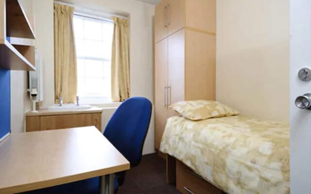 Goldsmiths House - Campus Accommodation - Caters to Women