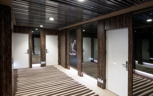 11 Mirrors Design Hotel