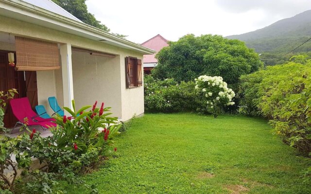 House with 3 Bedrooms in Deshaies, with Enclosed Garden And Wifi - 1 Km From the Beach