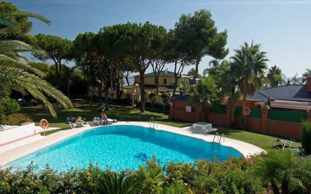 Beachfront Penthouse, Sea/mountain Views, 3 Balconies, Puerto Banus, Marbella