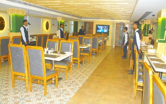 Sri Sampoorna Hotel