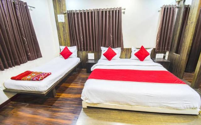 Hotel Vishnupriya Grand