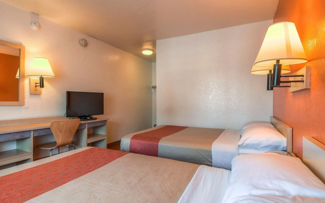 Motel 6 El Monte, CA - Los Angeles