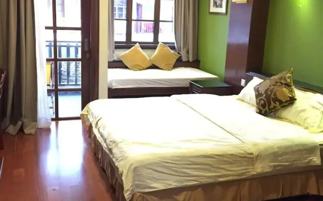 CMK and Private Water Chalet