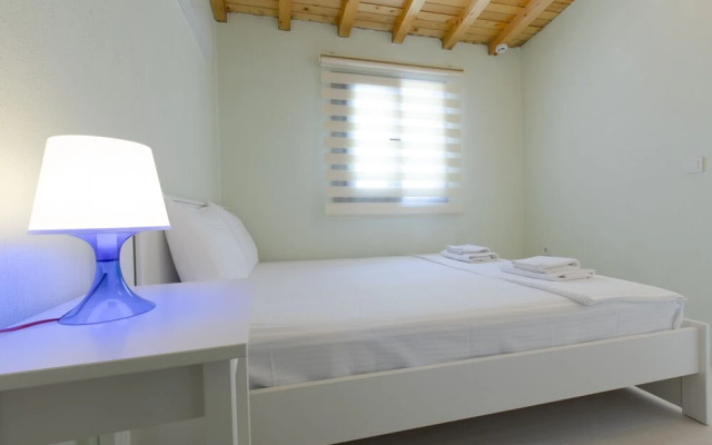 AEGEAN Apartments - Marina & Chios Island View