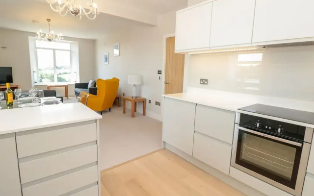 4 The Manor House, Hillfield Village