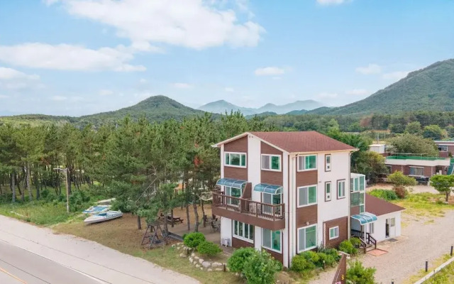 Goseong Omaju Pension