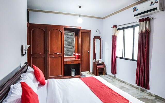 OYO 12906 Central Inn