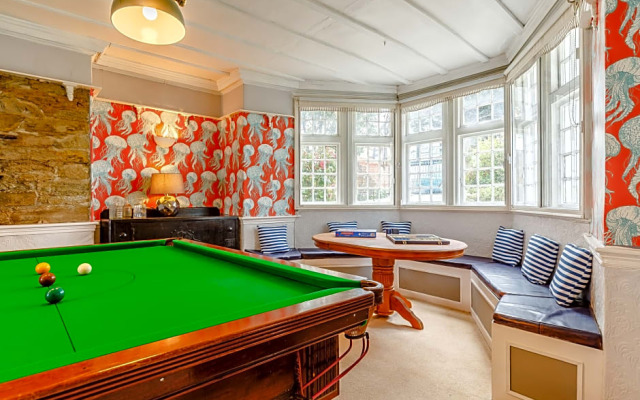 Pendennis Lodge