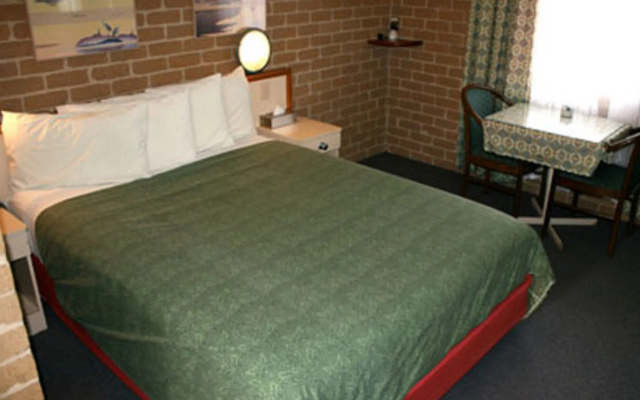 Grand Manor Motor Inn - Queanbeyan