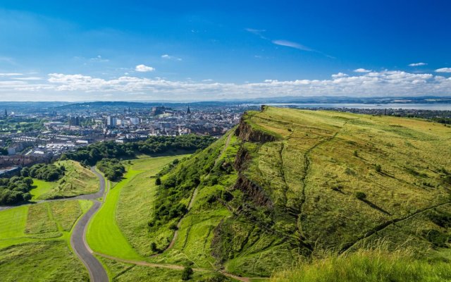 Courtyard by Marriott Edinburgh