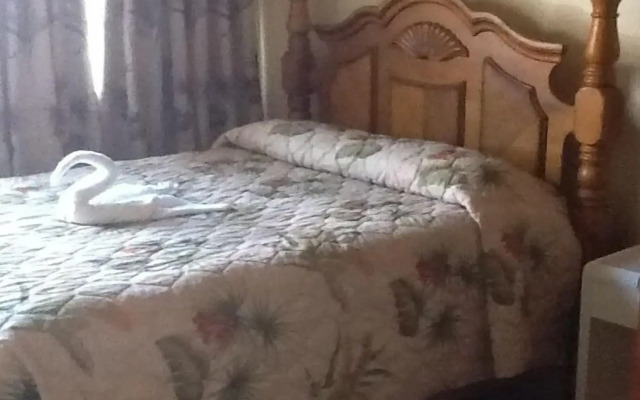 Tuxedo Villas