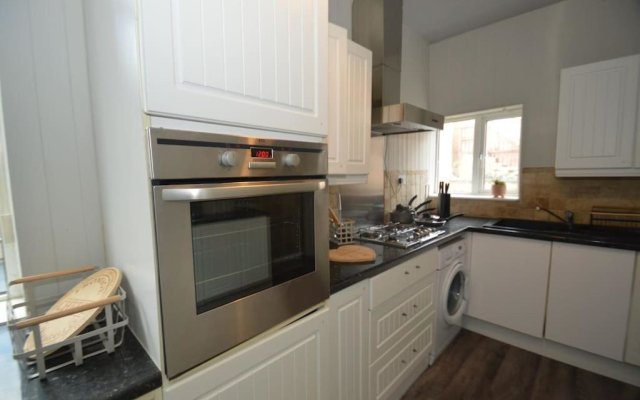 Spacious and Homely 3 Bedroom Flat - SuiteLivin