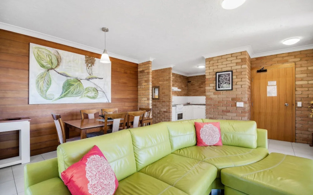 Illawong Apartments – Lobby – Mooloolaba