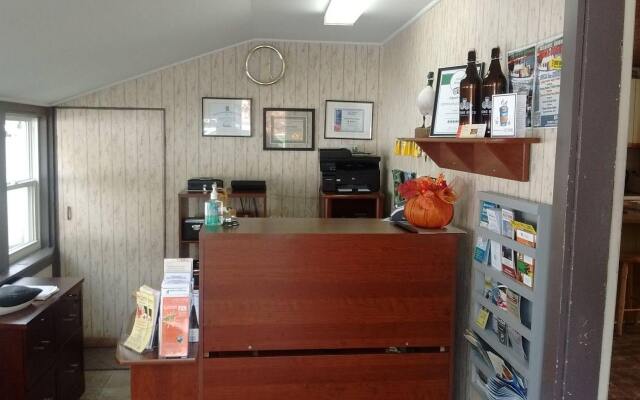 MacKenzie's Motel & Cottages