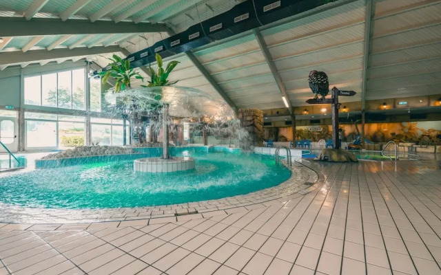 Nice Chalet With Airco Near Efteling
