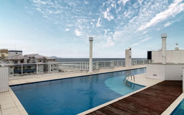 Apto em cond. a beira mar com piscina EAR0401