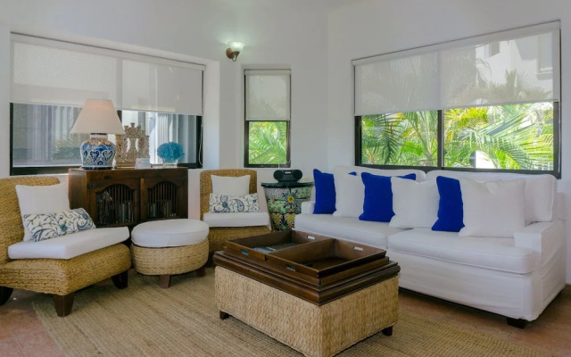 Royal Palms 9 1 Bedroom Condo by RedAwning