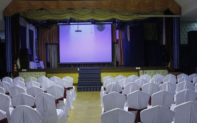 Regant Lake Palace Hotel