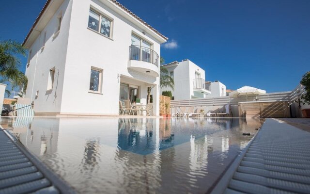 Abrielle Villas and Apartments