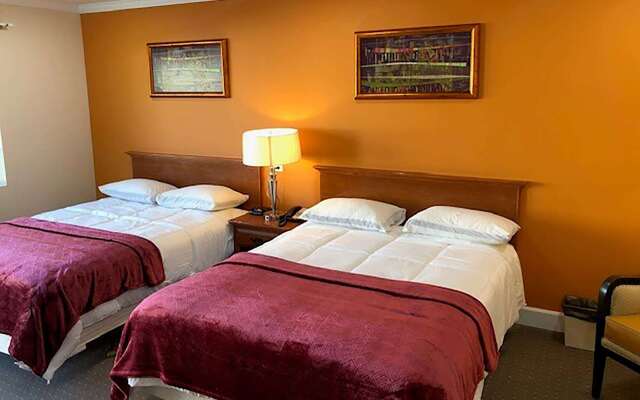 Howard Johnson by Wyndham Ridgecrest, CA