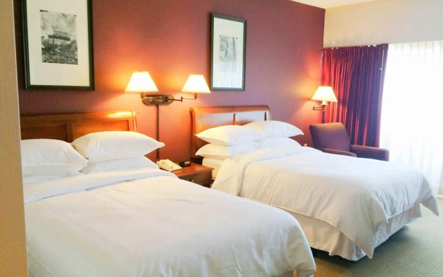 Sheraton Eatontown Hotel