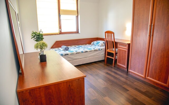 FM Premium 2-BDR Apartment - Top Centre